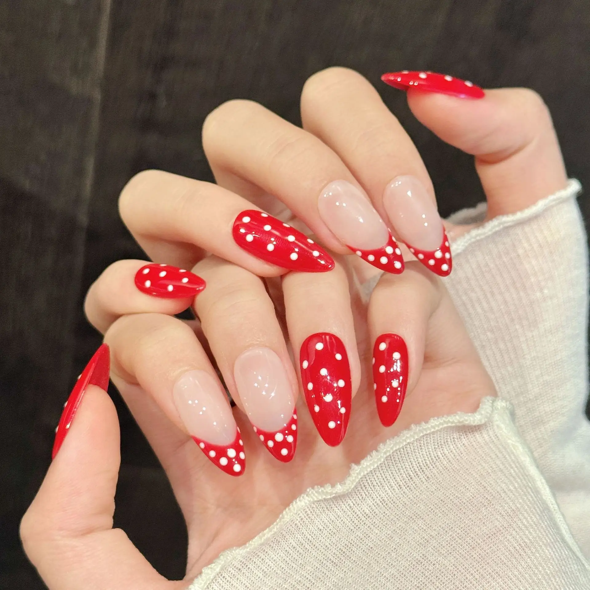 Retro Rouge Wave - Image 2